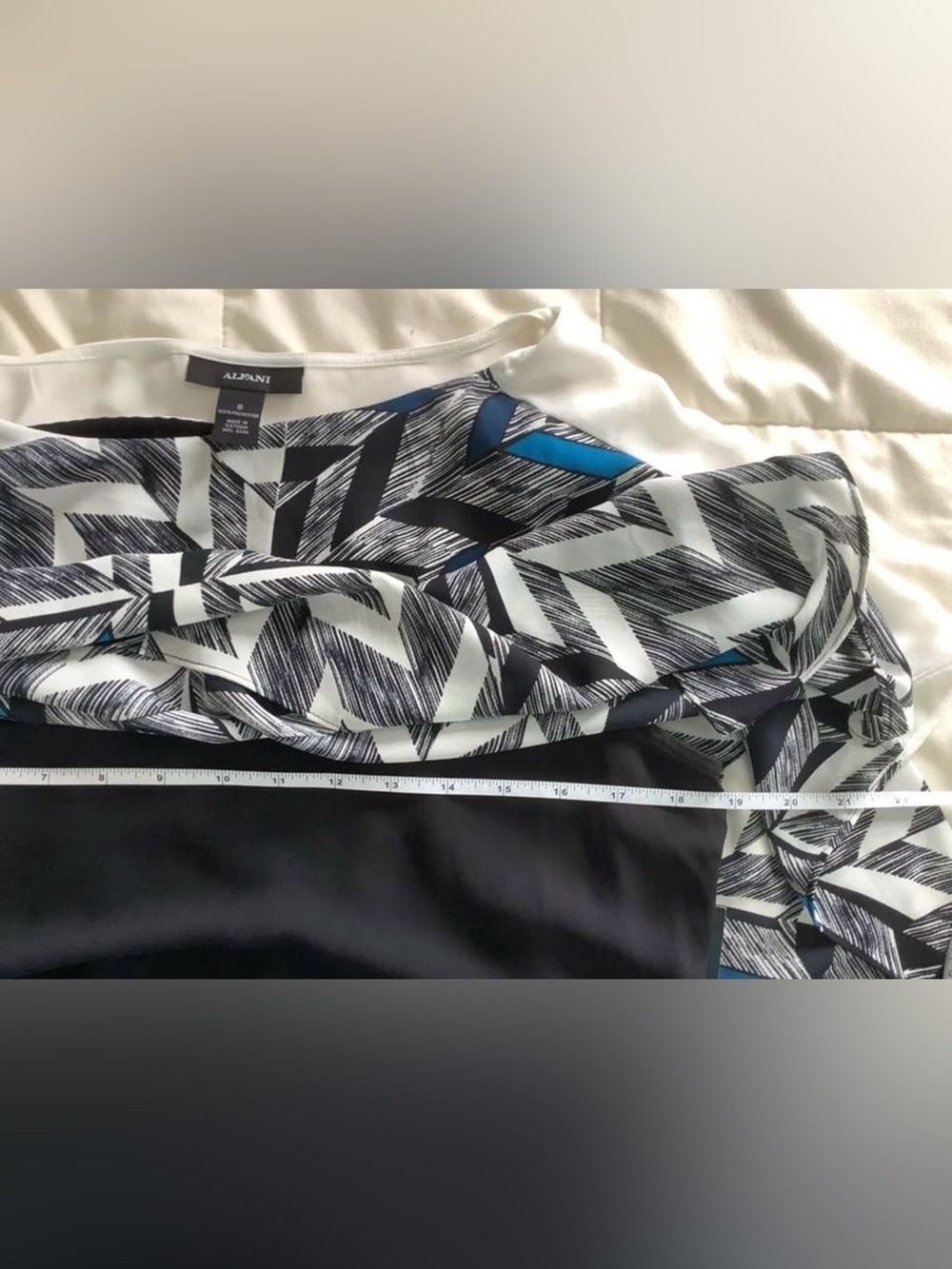 Abstract Geometric Blue-Accented Layered Women’s Top Alfani size 8 - Picture 6 of 7
